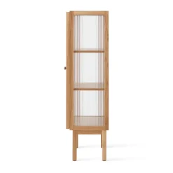Audo Copenhagen Armario con puertas de vidrio Curiosity 143 cm, Oak Beige New