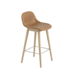 Muuto Taburete bar con respaldo Fiber 75 cm, Cuero cognac-patas de roble Marrón Hot